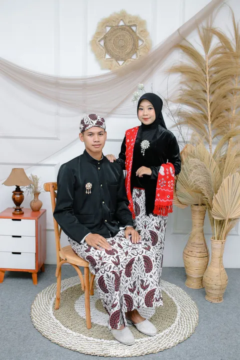 Foto sampul undangan Tiwi & Hilmi