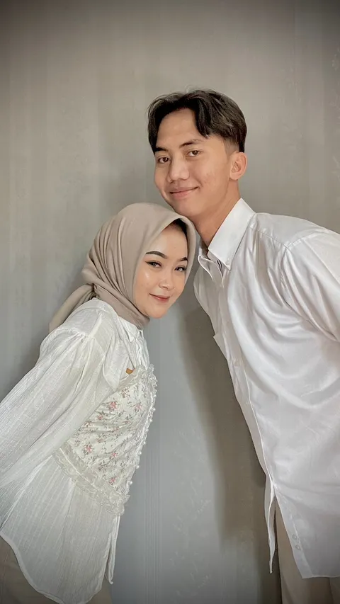 Foto sampul undangan Ndust & Adel