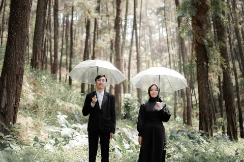 Foto sampul undangan Aziz & Latifa