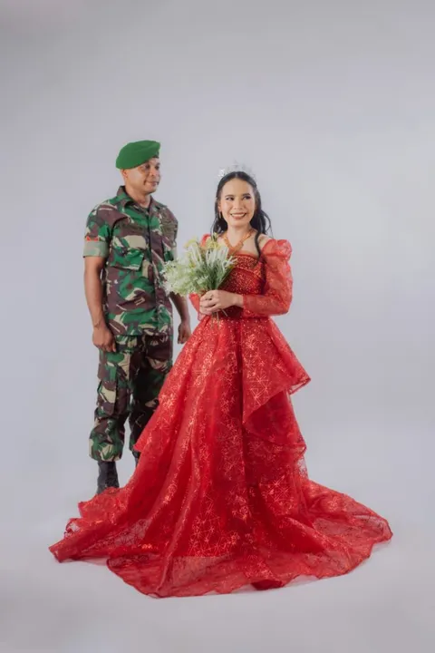 Foto sampul undangan Leni & Lambert