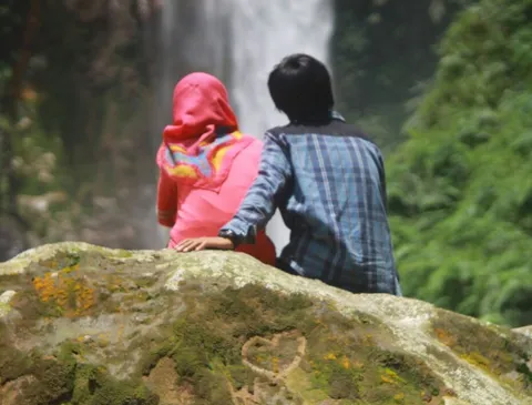 Foto sampul undangan Zulfi & Wulan