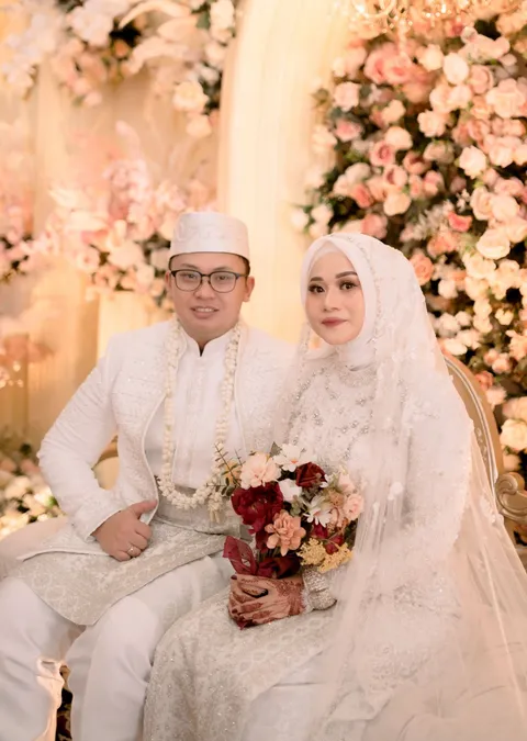 Foto sampul undangan Afia & Latief
