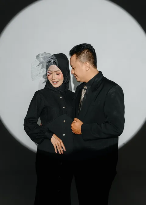 Foto sampul undangan Rada & Denny