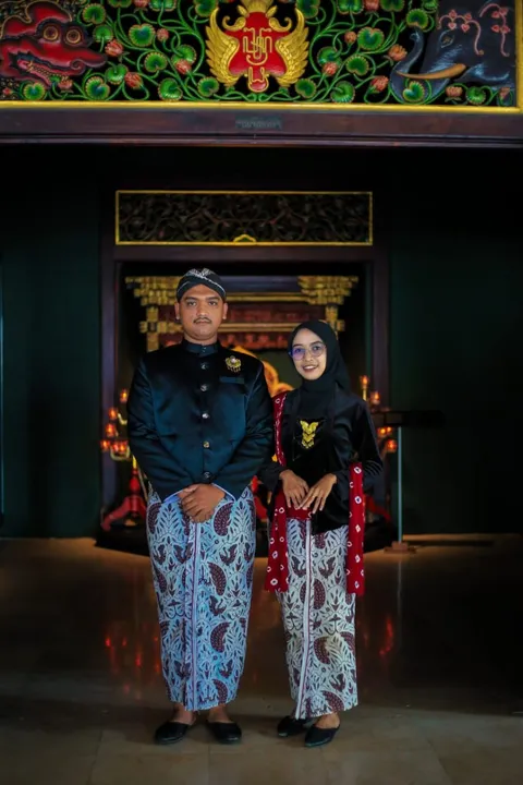 Foto sampul undangan Krisni Susilowati & Muhamad Khoiru Rozi