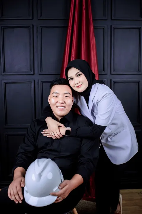 Foto sampul undangan Along & Mey