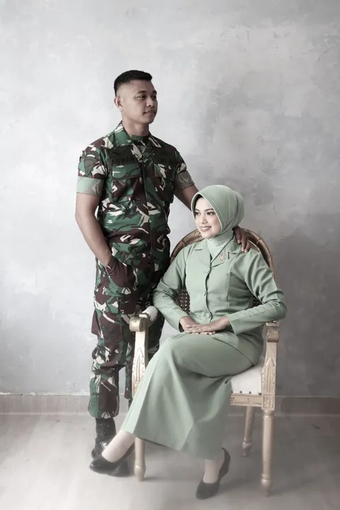 Foto sampul undangan Isti & Aswan