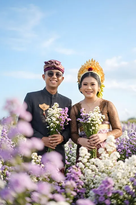 Foto sampul undangan Desni & Restu