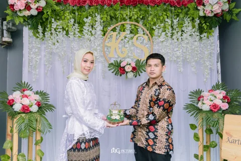 Foto sampul undangan Supri & Ika