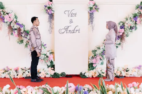 Foto sampul undangan Vivi & Andri