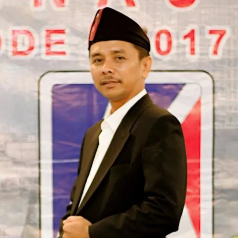 Foto sampul undangan Rini & Lounzein