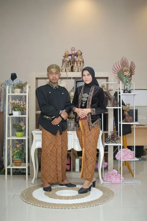 Foto sampul undangan Rio & Elsa