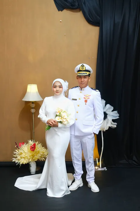 Foto sampul undangan Laeli & Wirno