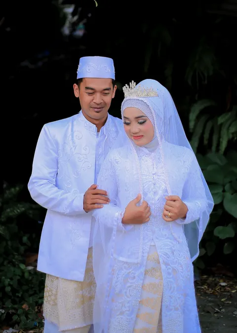 Foto sampul undangan Faini & Fikri