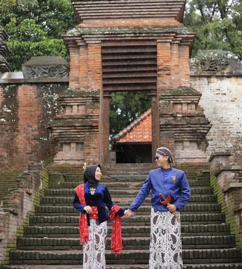 Foto sampul undangan Rifki & Mega