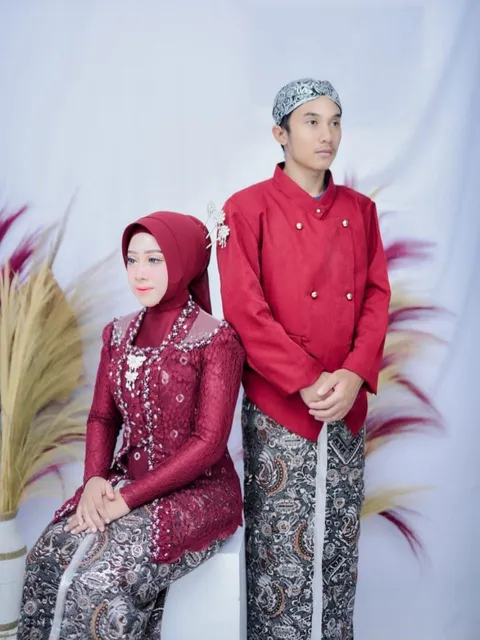 Foto sampul undangan Nena Yulia Kristin, Amd. Keb & Safril Bayu Laksono, S.Hum