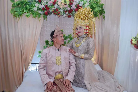 Foto sampul undangan Rian & Mely