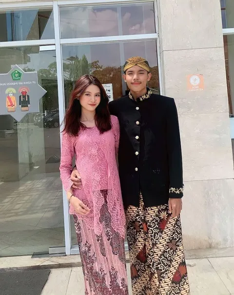 Foto sampul undangan Amanda & Rendika