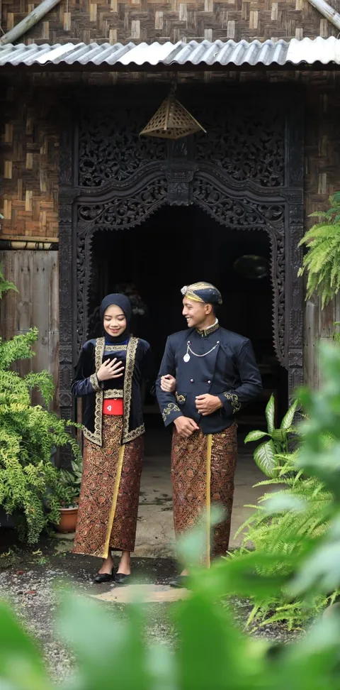 Foto sampul undangan Ainun & Tosi