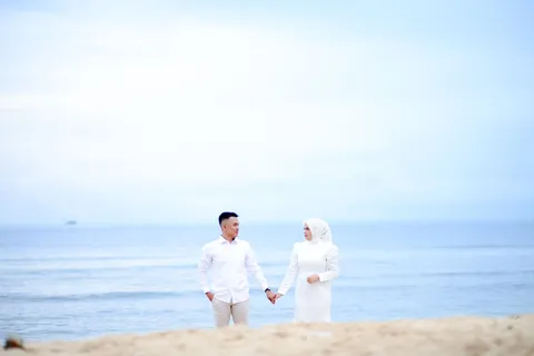 Foto sampul undangan Defli & Mega