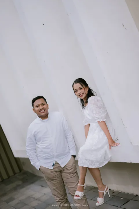 Foto sampul undangan Heri & Yeni