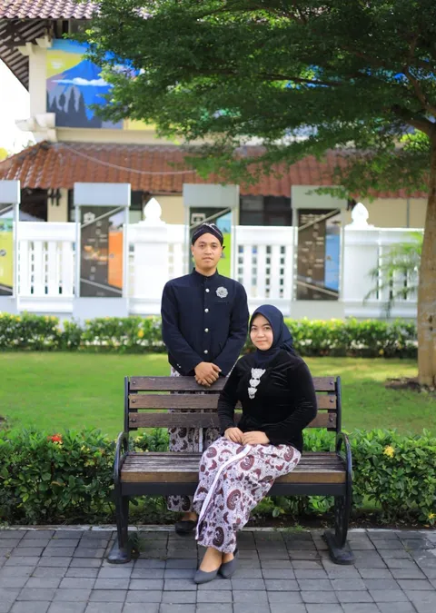 Foto sampul undangan Arwani & Ulpa