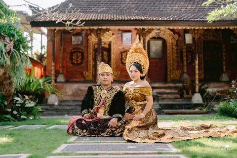 Foto sampul undangan Wiwik & Gede