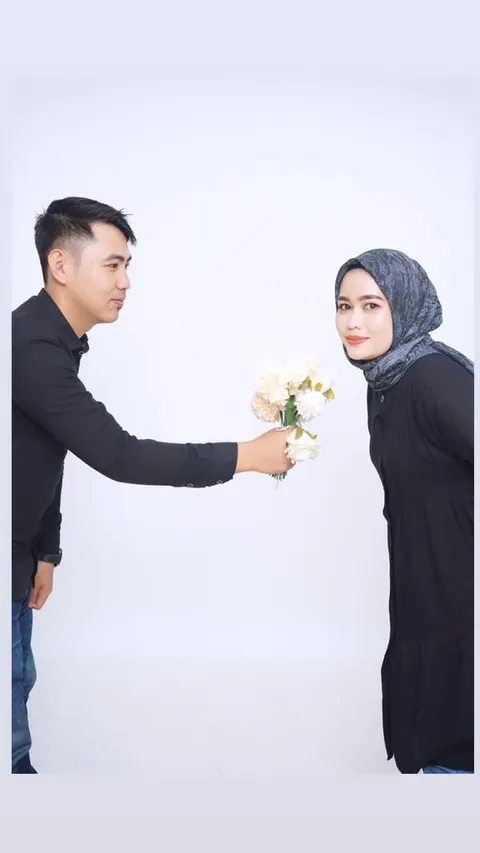 Foto sampul undangan Khadijah & M Roqib