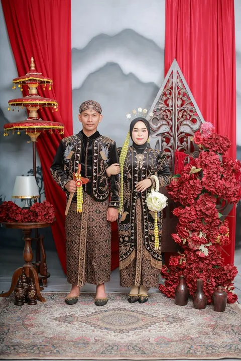 Foto sampul undangan Suherni & Bayu