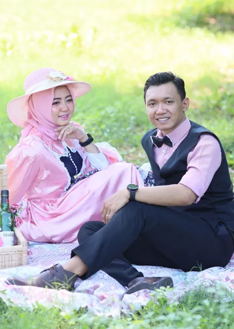 Foto sampul undangan Ovik & Abrori