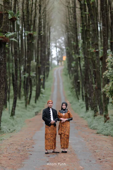 Foto sampul undangan Nabila & Kamal