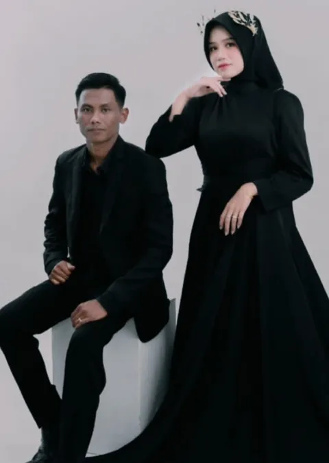 Foto sampul undangan Azrah & Juni