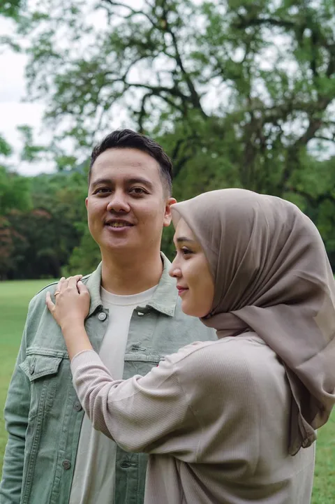 Foto sampul undangan Helmi & Vesta