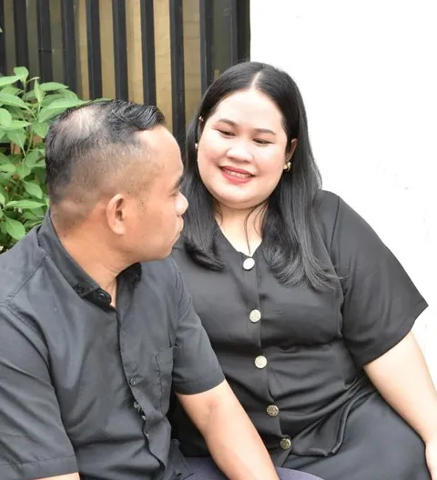 Foto sampul undangan Mega & Leo