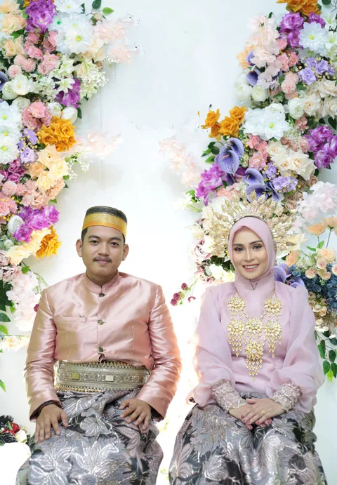 Foto sampul undangan Liza & Inung