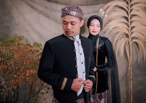 Foto sampul undangan Aleni & Asenk