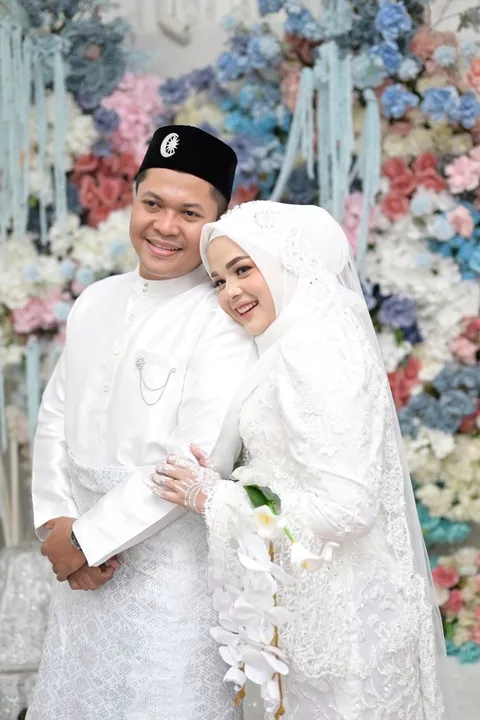 Foto sampul undangan Irhas & Raisa