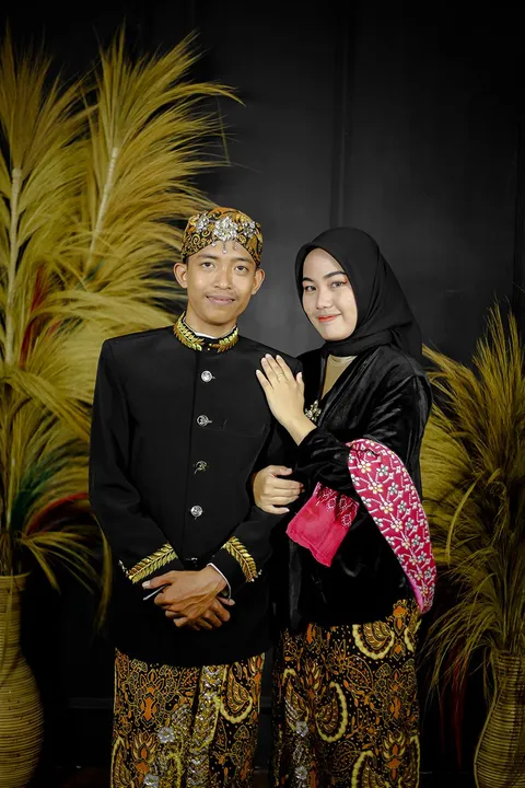 Foto sampul undangan Putri & Fauzi