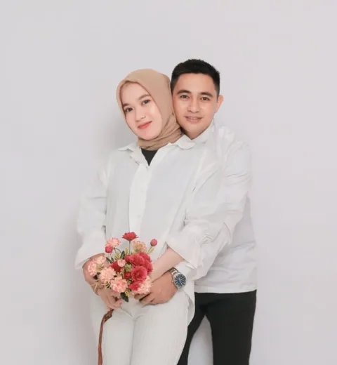 Foto sampul undangan Mila & Vijay