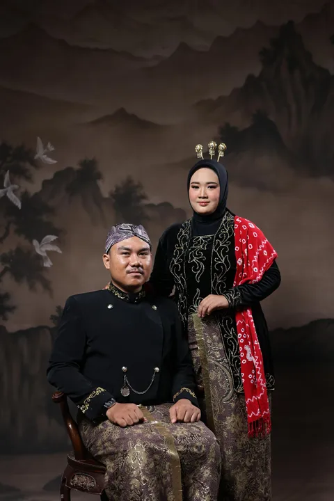 Foto sampul undangan Ratu & Ivan