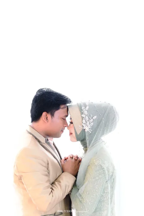 Foto sampul undangan Andin & Deni