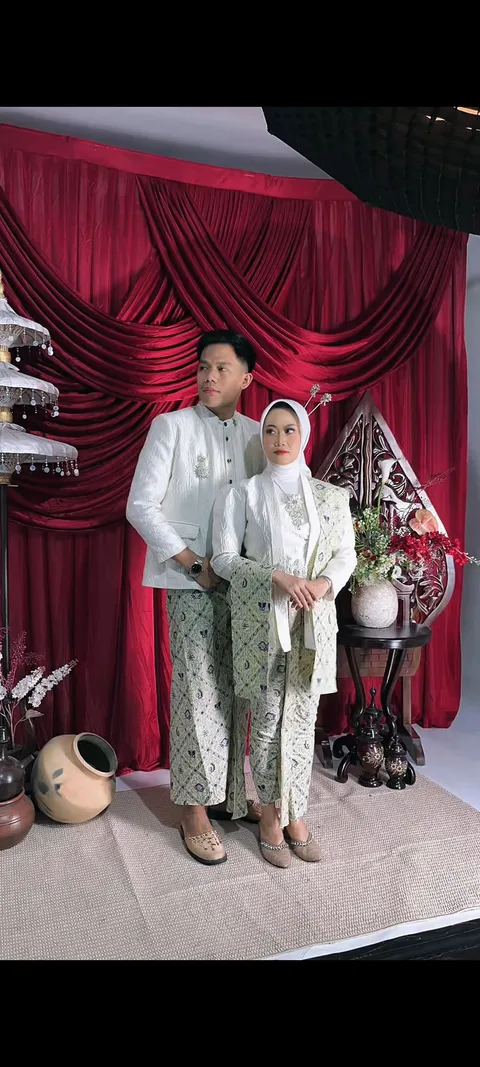 Foto sampul undangan Risky Amelia & Begi Nofal Romansyah