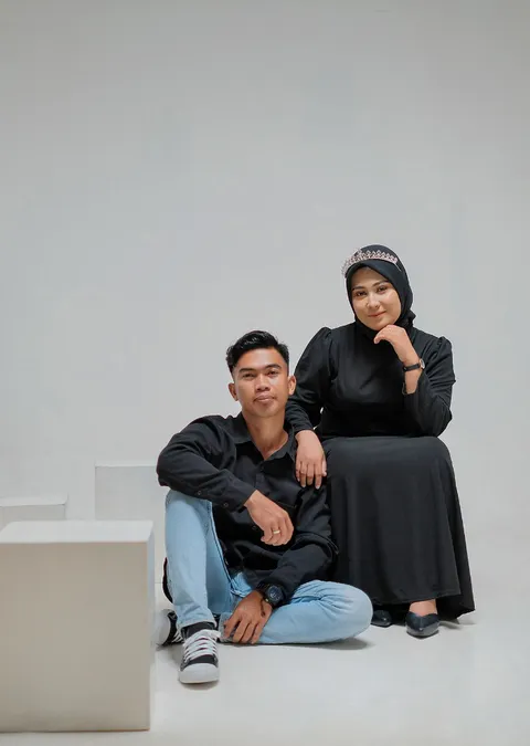 Foto sampul undangan Hefzi & Merli