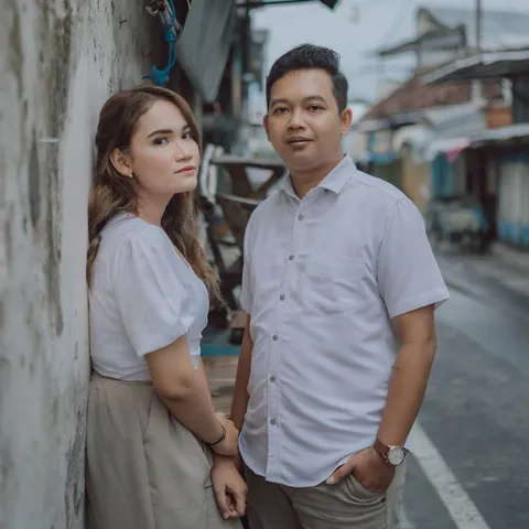 Foto sampul undangan Novia & Yonatan