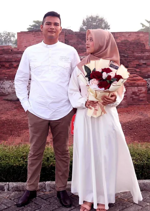 Foto sampul undangan Faisal & Zahra