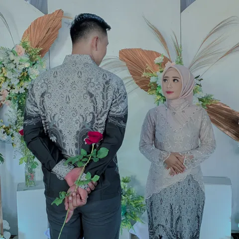Foto sampul undangan Wahyu & Rahma