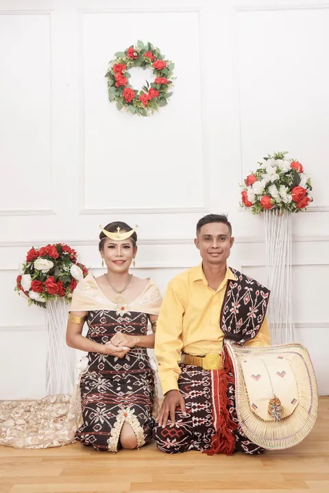 Foto sampul undangan Maya & Des