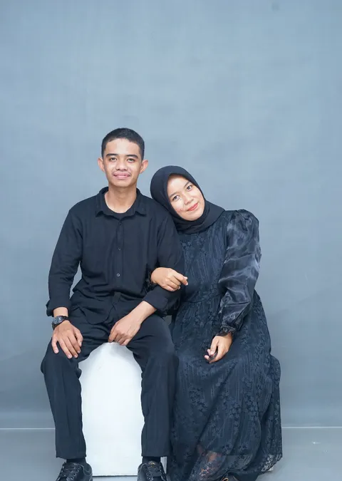 Foto sampul undangan Mila & Fade