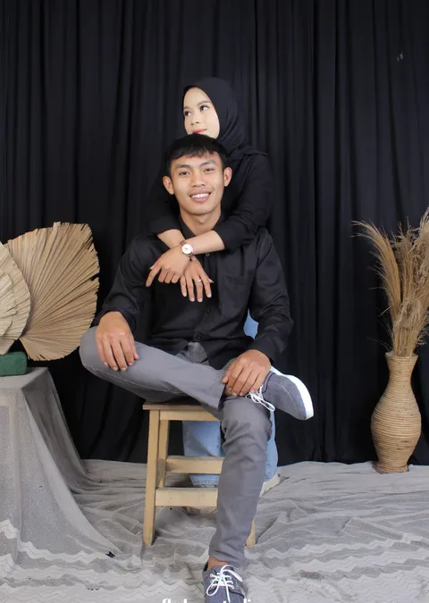 Foto sampul undangan Seli Silvia & Deri