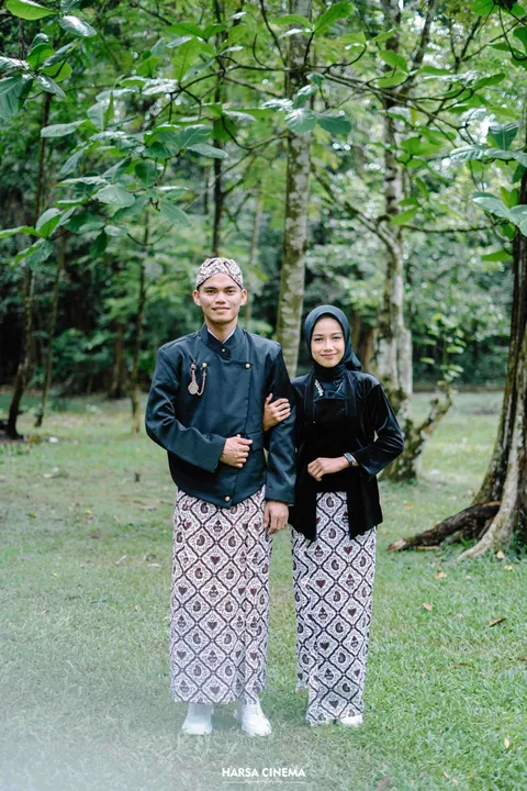 Foto sampul undangan Riki & Uus