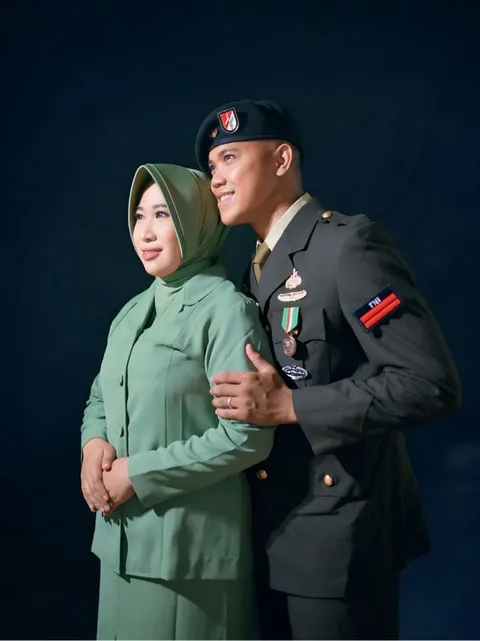 Foto sampul undangan Rini & Amin